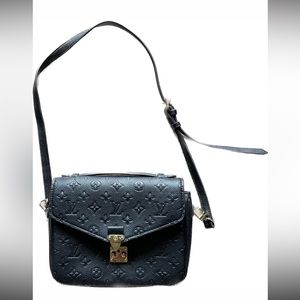 Replica Louis Vuitton Monogram Pochette Métis